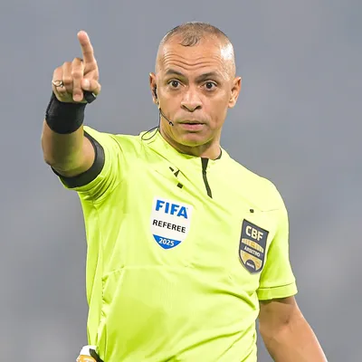 Ex-dirigente do Grêmio critica Wilton após escalação da Fifa