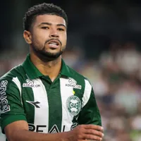 Flamengo sonda situação por contrataçao de Lucas Ronier, do Coritiba