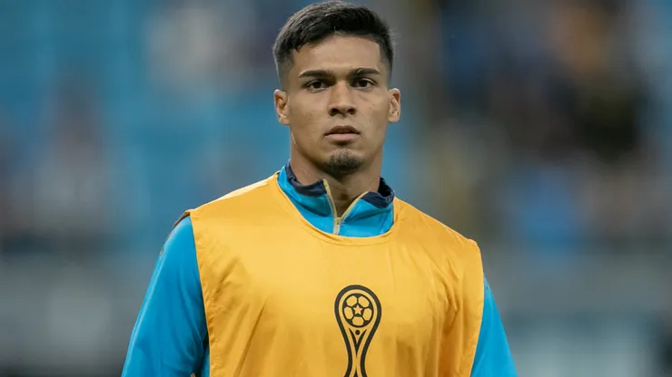 Matias Arezo jogador do Gremio durante partida contra o Atletico Grau no estadio Arena do Gremio pelo campeonato Copa Sul-americana 2025.