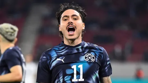 Maurício jogará a Copa pelo Paraguai – Foto: Milos Bicanski/Getty Images.