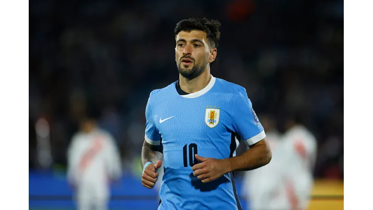 MONTEVIDEO, URUGUAY - SEPTEMBER 04: Giorgian de Arrascaeta of Uruguay looks on during the South American FIFA World Cup 2026 Qualifier match between Uruguay and Peru at Centenario Stadium on September 04, 2025 in Montevideo, Uruguay. (Photo by Ernesto Ryan/Getty Images)