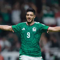 México vence e Raúl Jímenez se emociona com gol marcado