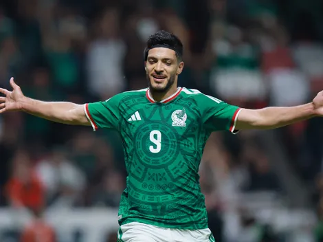 México vence e Raúl Jímenez se emociona com gol marcado