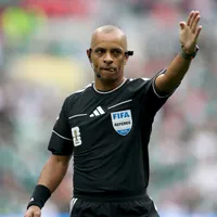 Técnico da África do Sul reclama de Wilton Sampaio