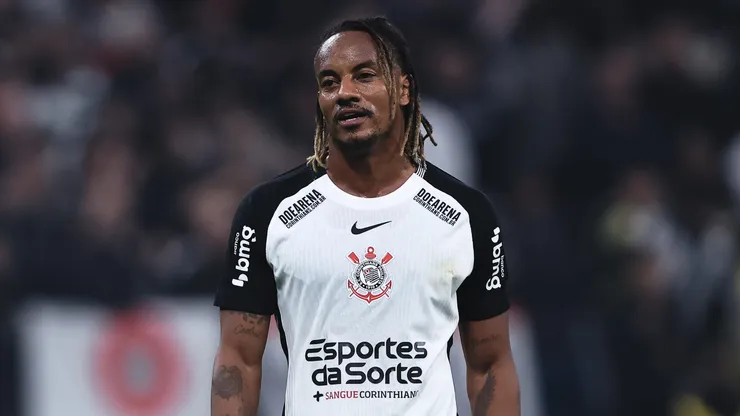 Andre Carrillo jogador do Cruzeiro durante partida contra o Corinthians no estadio Arena Corinthians pelo campeonato Brasileiro A 2025. Foto: Ettore Chiereguini/AGIF