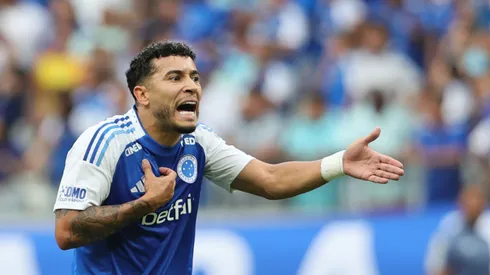 Grêmio desistiu de William, lateral do Cruzeiro. Foto: Gilson Lobo/AGIF