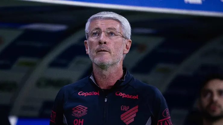 SÃO PAULO - 19/04/2026 - BRASILEIRO A 2026, PALMEIRAS X ATHLETICO-PR - Odair Hellmann técnico do Athletico-PR durante partida contra o Palmeiras no estádio Arena Allianz Parque pelo campeonato Brasileiro A 2026. Foto: Ettore Chiereguini/AGIF