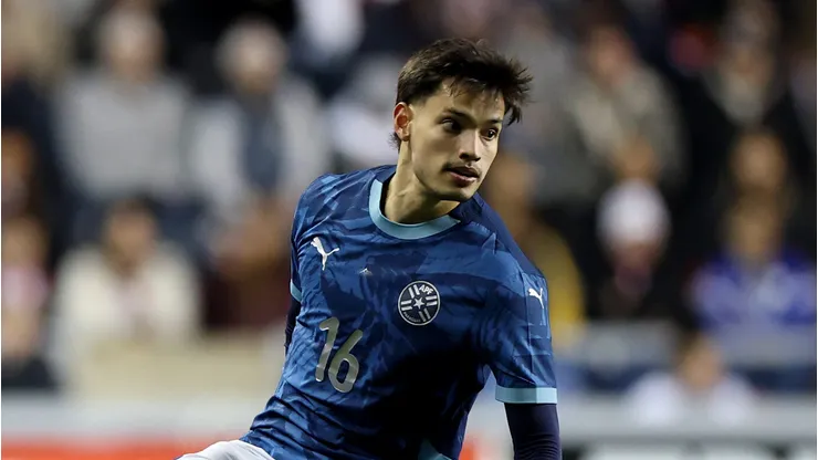 Damián Bobadilla atuando na Seleção do Paraguai