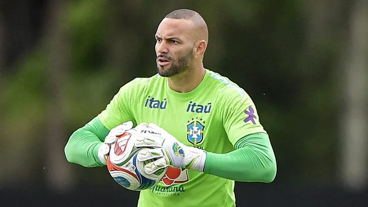 Weverton durante treinamento da Seleção Brasileira.