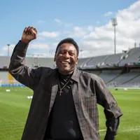 Joia mexicana estreia na Copa e desafia recorde de Pelé