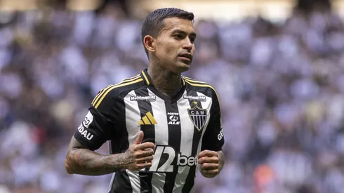 Dudu jogador do Atletico-MG durante partida contra o Ceara no estadio Arena MRV pelo campeonato Brasileiro A 2025. Foto: Fernando Moreno/AGIF