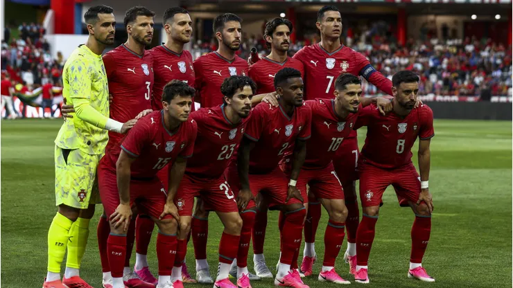 Elenco de Portugal durante amistoso contra Nigéria.