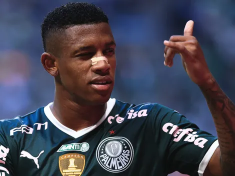 Palmeiras exalta Danilo em perfil oficial e anima torcida