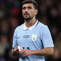 Lesão de Arrascaeta gera polêmica e Bielsa revela verdades