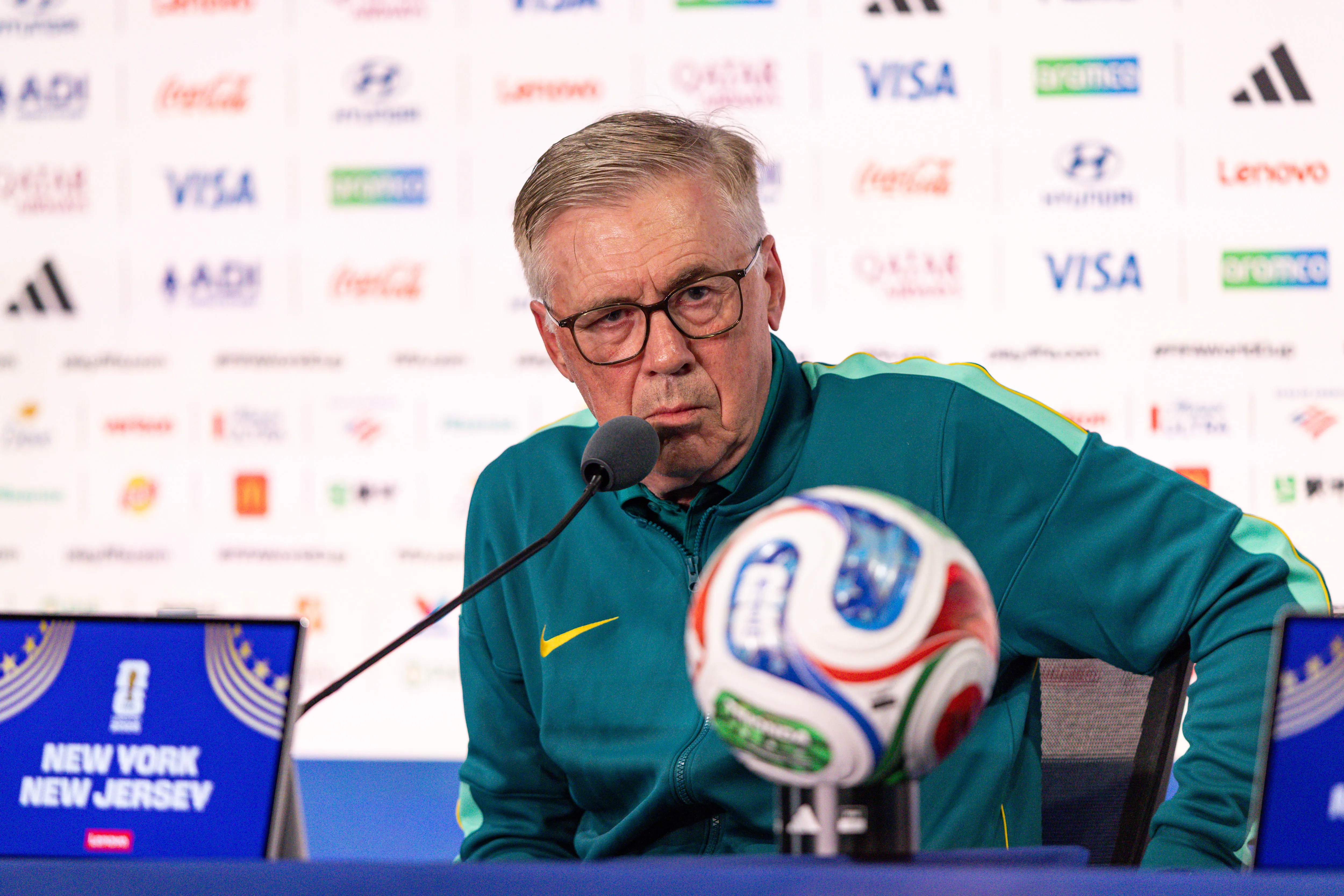 O italiano Carlo Ancelotti tecnico da Selecao Brasileira durante entrevista coletiva de imprensa apos treino da equipe realizado no MetLife Stadium. Foto: Rodolfo Buhrer/AGIF
