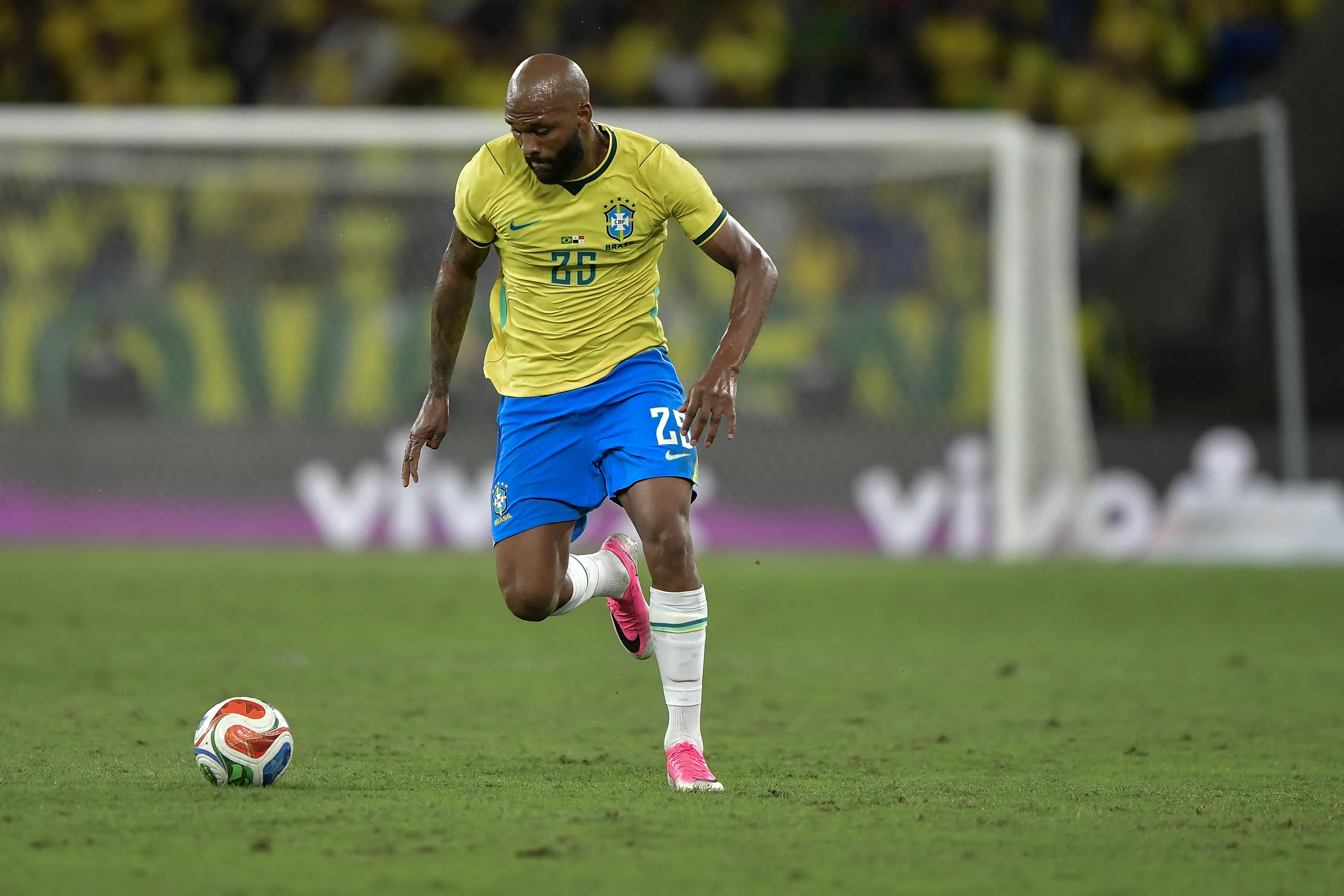 Igor Thiago durante partida contra o Panamá no Maracanã. Foto: Thiago Ribeiro/AGIF.
