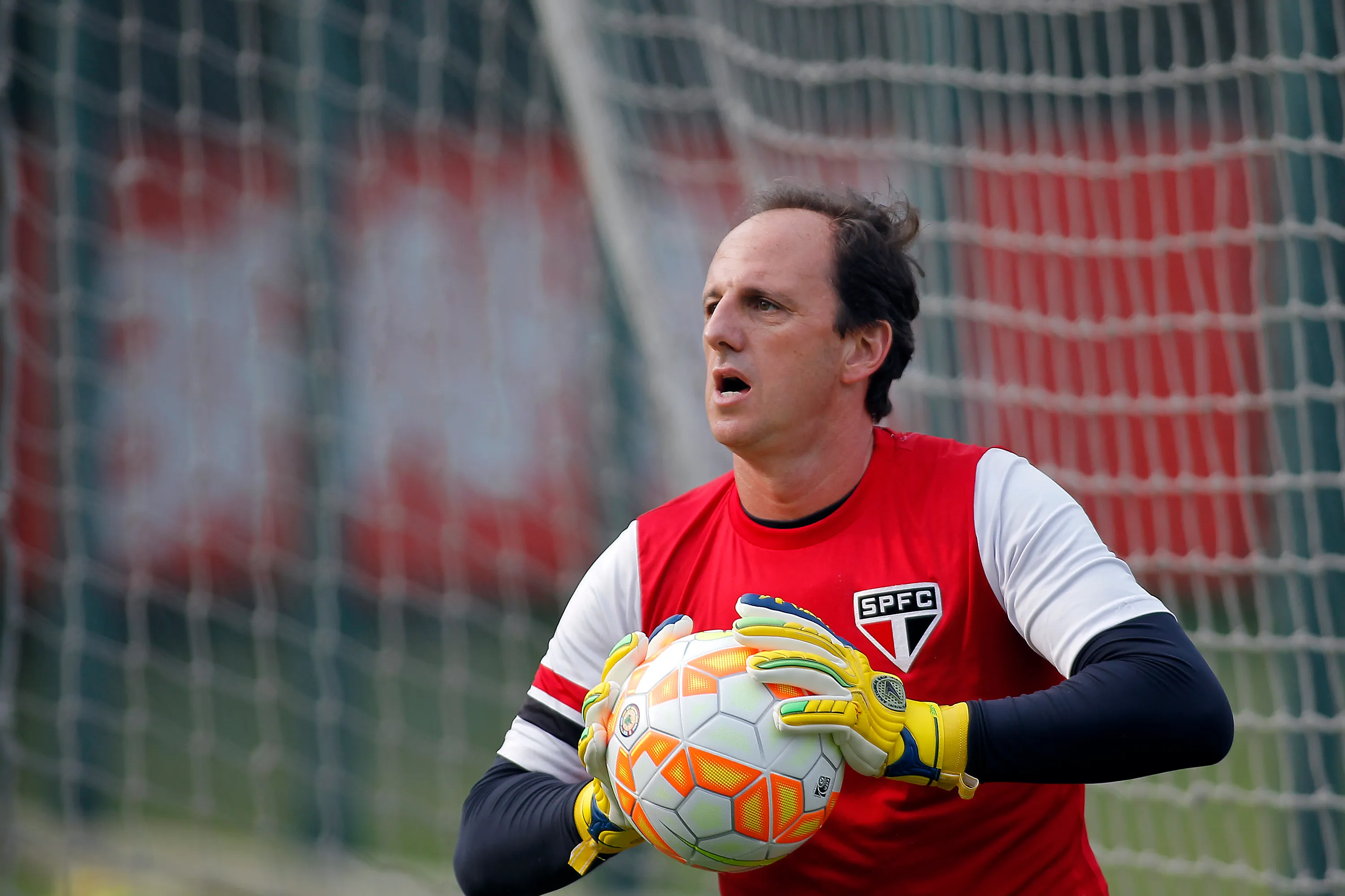 Rogério Ceni durante treino do São Paulo em 2015. Foto: Daniel Vorley/AGIF
