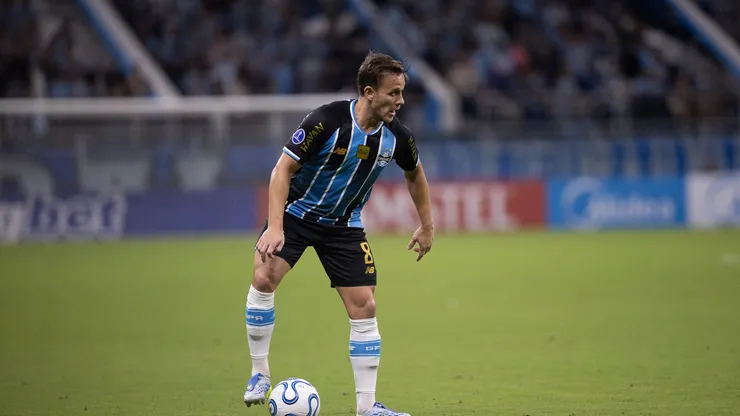 Arthur, volante do Grêmio. Foto: Maxi Franzoi/AGIF