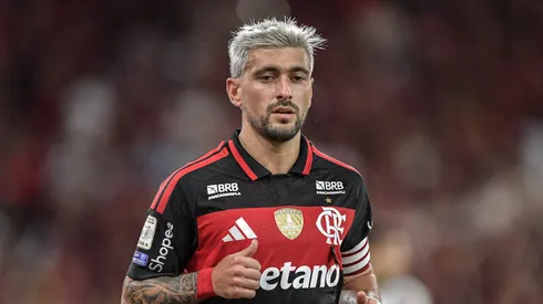Bielsa citou o Flamengo e explicou a lesão de Arrascaeta.