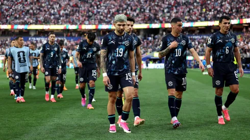 LOS ANGELES, CALIFORNIA – JUNE 12: Paraguay players walk off the field at half time during the FIFA World Cup 2026 Group D match between USA and Paraguay at Los Angeles Stadium on June 12, 2026 in Los Angeles, California. (Photo by Jamie Squire/Getty Images)