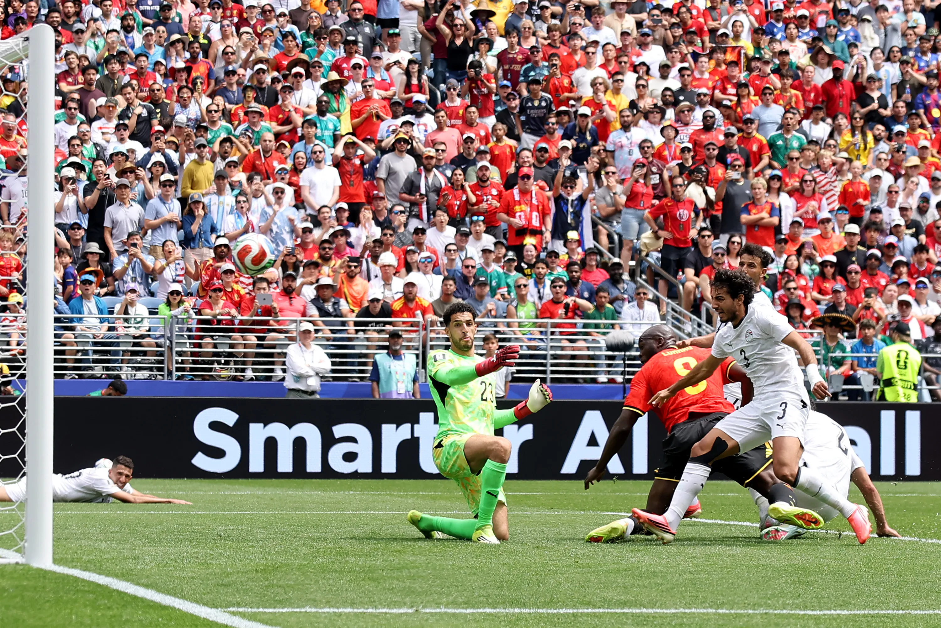 Lukaku foi fundamental no gol da Bélgica – Foto: Alex Grimm/Getty Images.