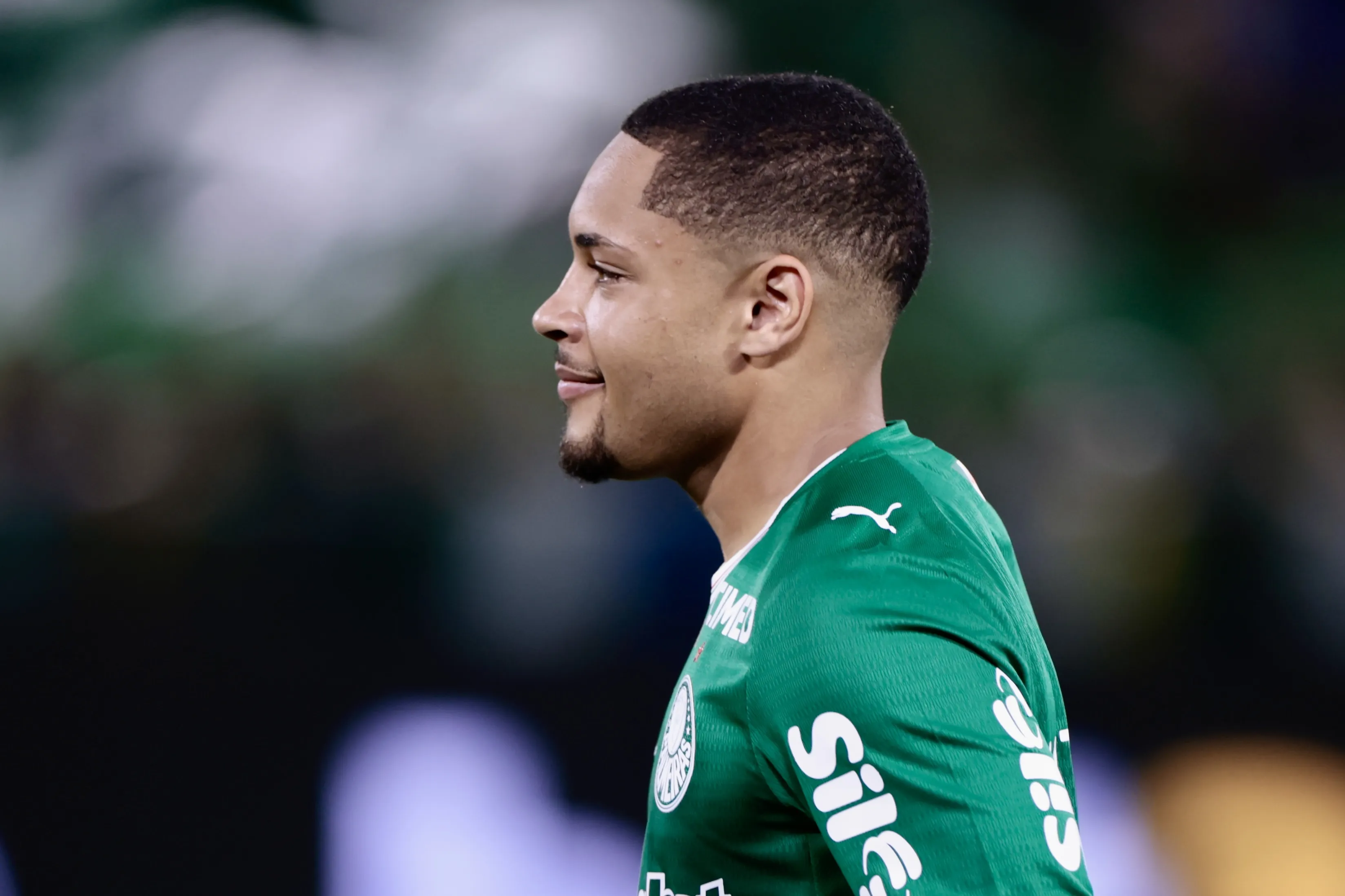 Vitor Roque jogador do Palmeiras comemora seu gol durante partida contra o Capivariano no estadio Arena Barueri pelo campeonato Paulista 2026. Foto: Marcello Zambrana/AGIF