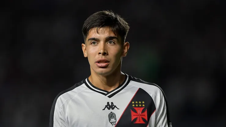 RJ - RIO DE JANEIRO - 29/08/2024 - BRASILEIRO A 2024, VASCO X ATHLETICO-PR - Sforza jogador do Vasco durante partida contra o Athletico-PR no estadio Sao Januario pelo campeonato Brasileiro A 2024. Foto: Thiago Ribeiro/AGIF