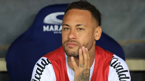 Neymar Jr of Santos looks on prior to the match between Fluminense and Santos as part of Brasileirao 2025 at Maracana Stadium on April 13, 2025 in Rio de Janeiro, Brazil.