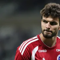Otávio recebe consultas de clubes da Europa, mas Cruzeiro barra negócio