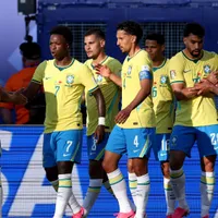 Sinalizador vermelho é impedido na recepção da Seleção