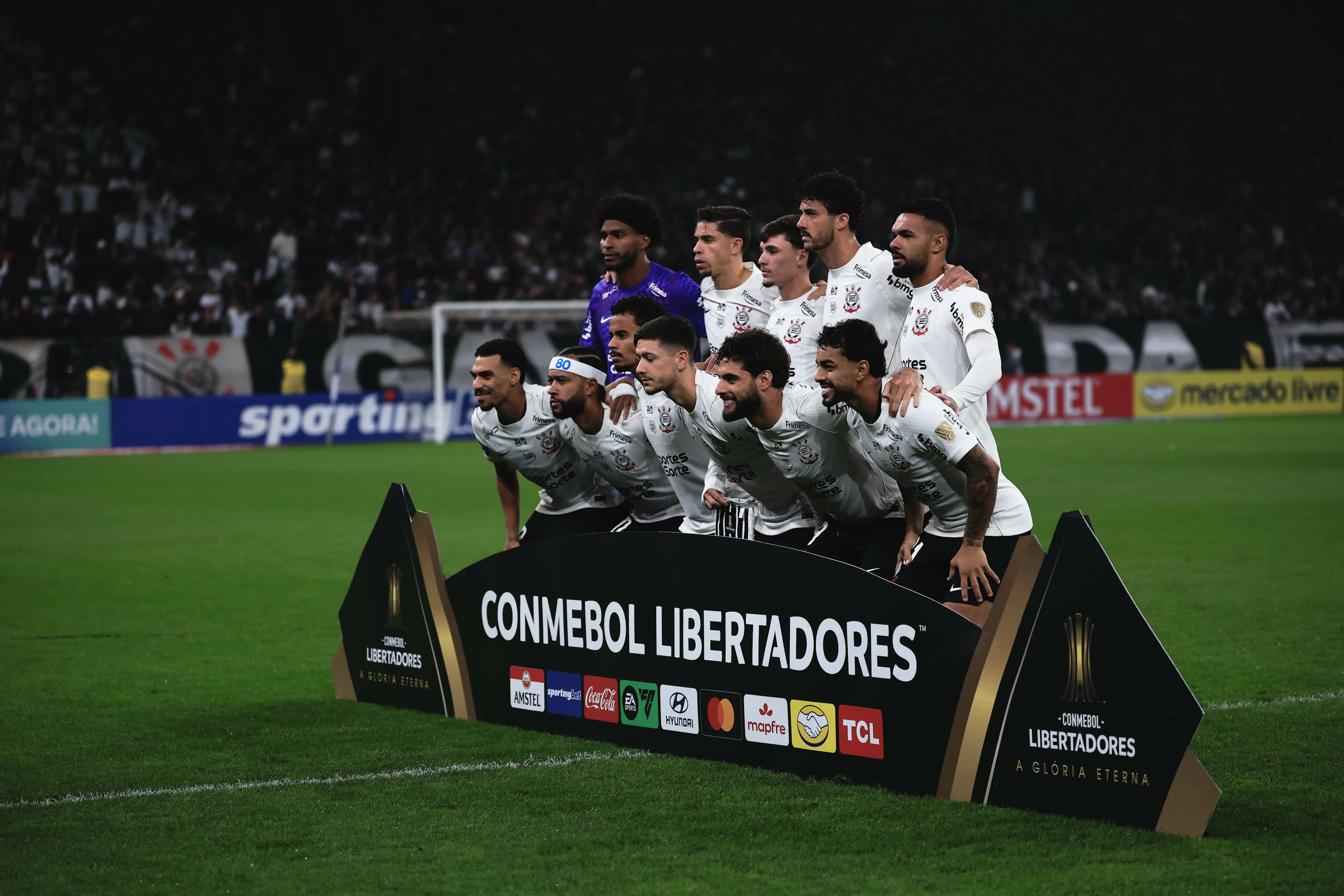 SP – SAO PAULO – 27/05/2026 – COPA LIBERTADORES 2026, CORINTHIANS X PLATENSE – Jogadores do Corinthians posam para foto antes na partida contra Platense no estadio Arena Corinthians pelo campeonato Copa Libertadores 2026. Foto: Ettore Chiereguini/AGIF