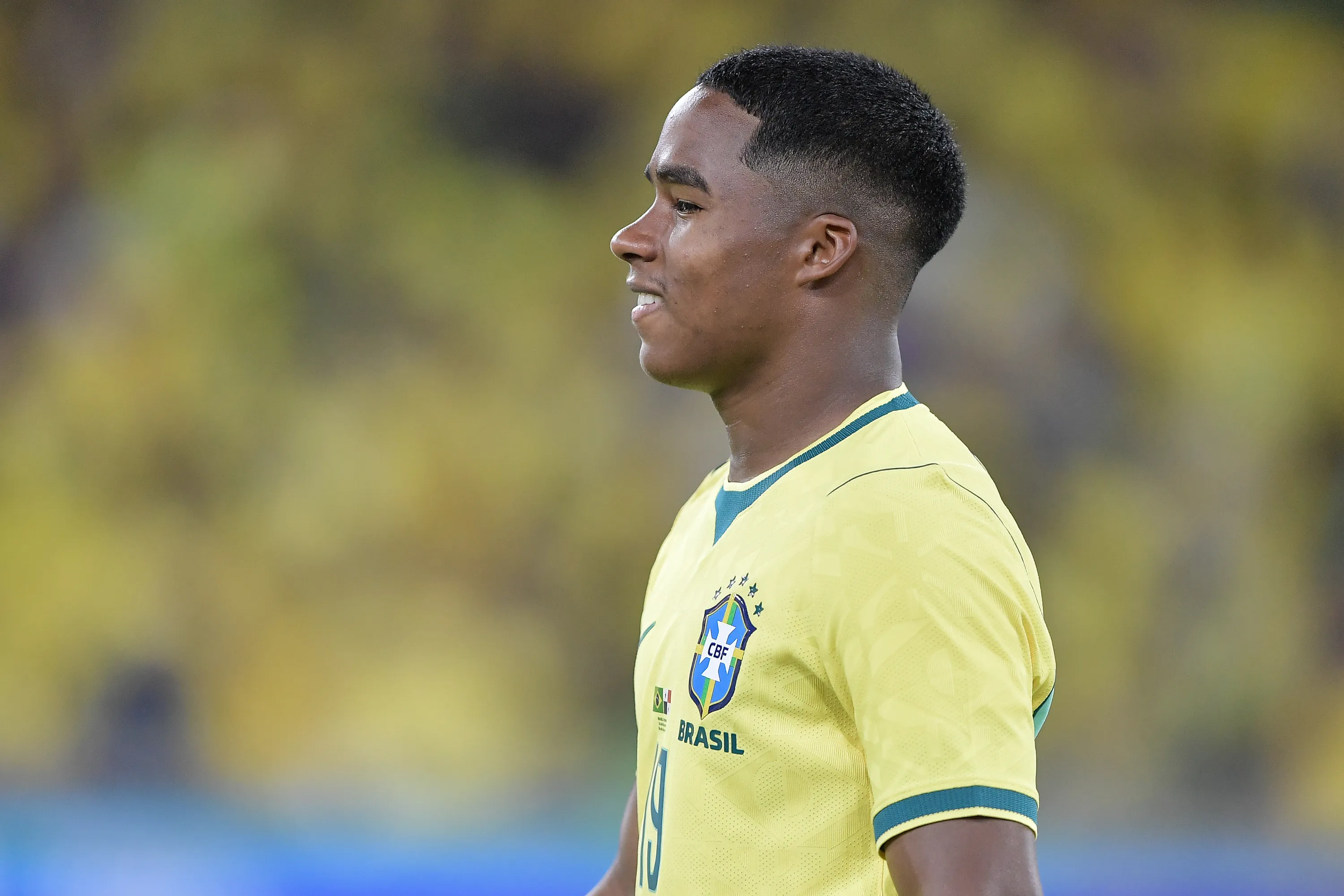 Endrick durante partida contra o Panamá no Maracanã. Foto: Thiago Ribeiro/AGIF.