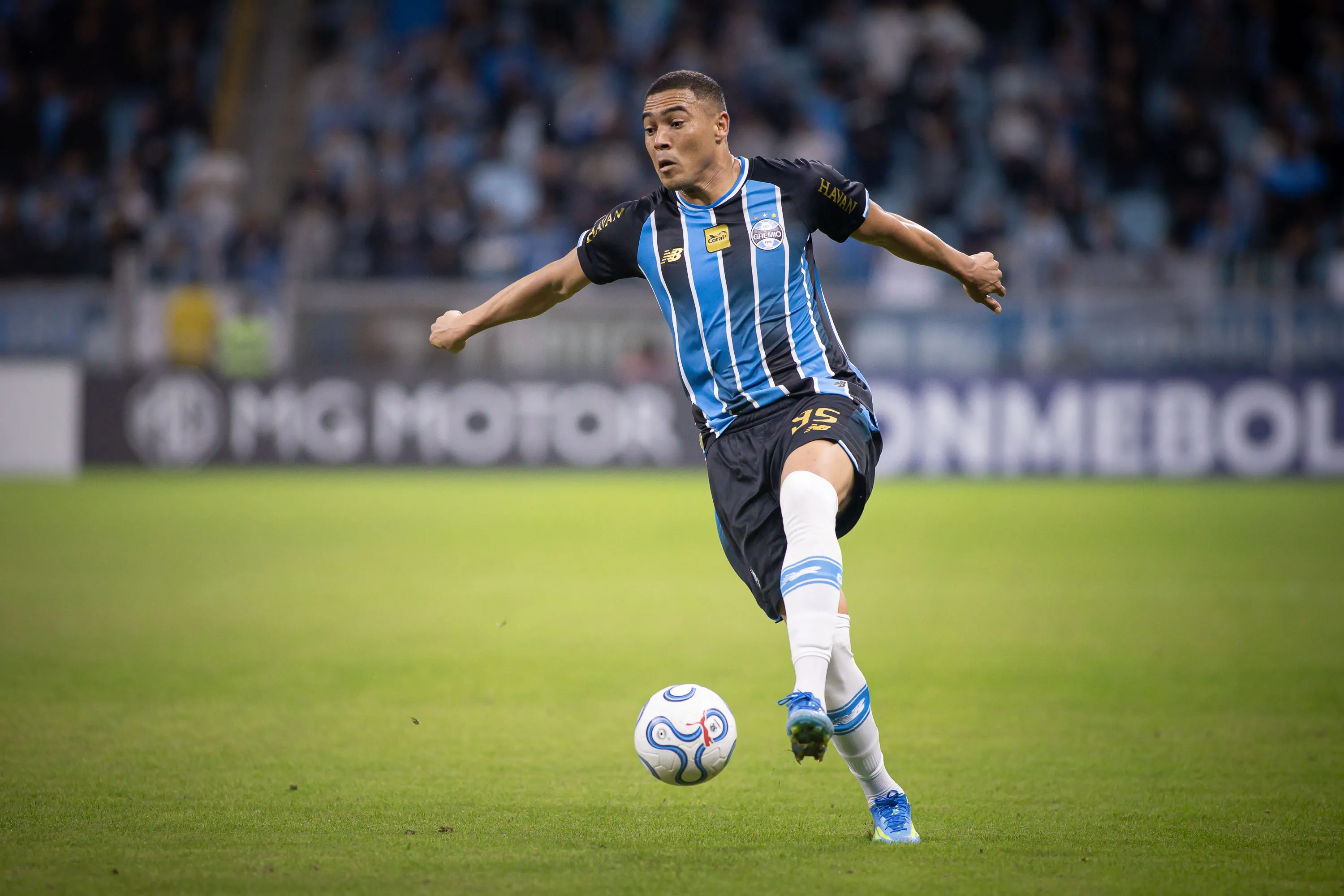 Carlos Vinícius partida pela Copa Sul-Americana 2026. Foto: Maxi Franzoi/AGIF.