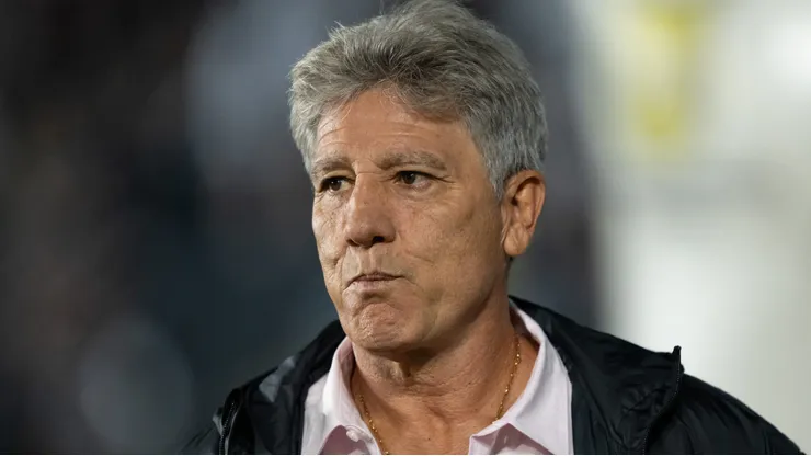 Renato durante confronto entre Vasco e Athletico-PR no Campeonato Brasileiro de 2026.