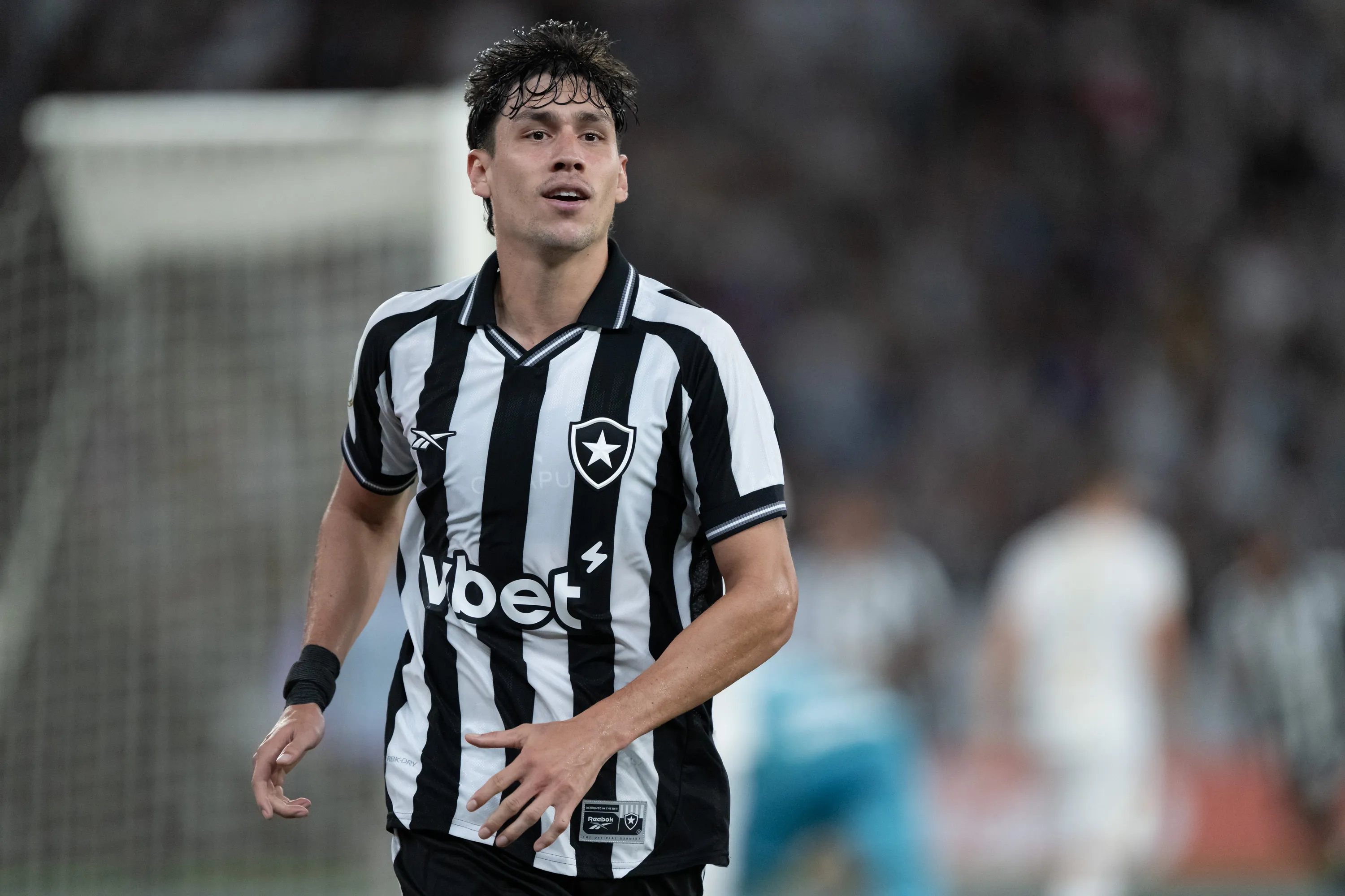 Ferraresi comemora gol durante partida contra a Chapecoense no Nilton Santos pela Copa Do Brasil 2026. Foto: Jorge Rodrigues/AGIF.