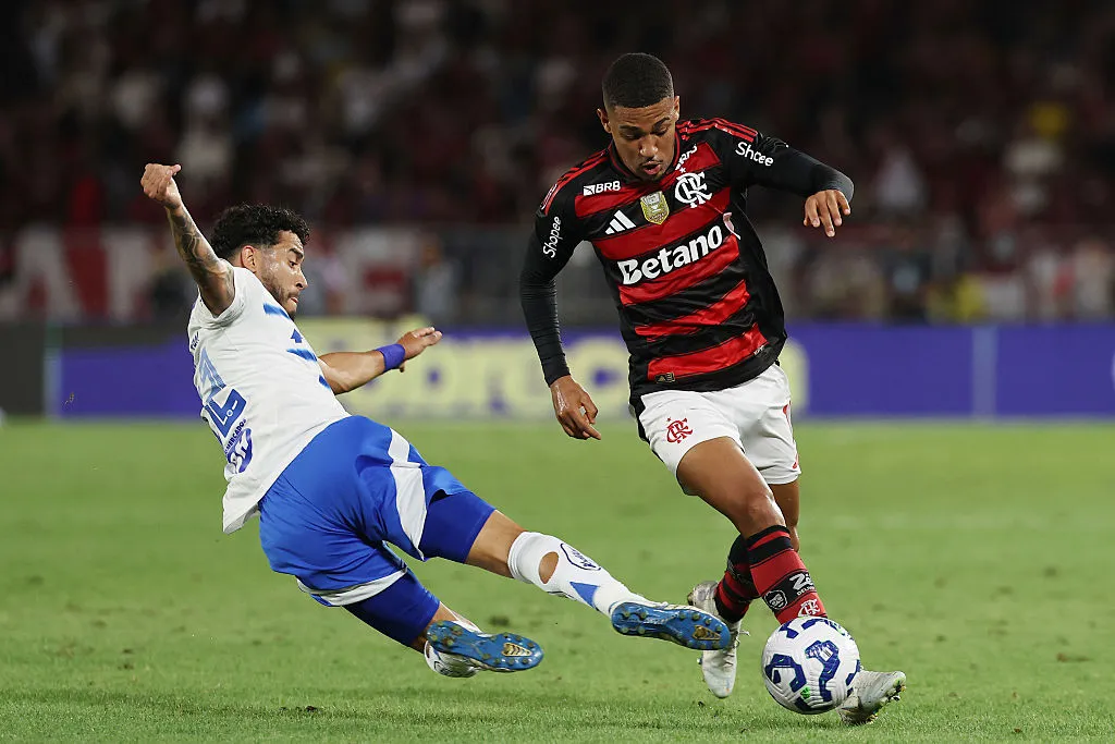 William atuando pelo Cruzeiro em partida contra o Flamengo – Foto: Wagner Meier/Getty Images