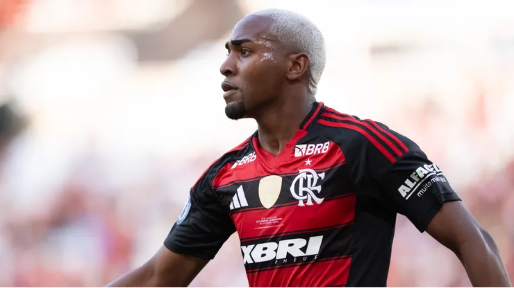 RJ - RIO DE JANEIRO - 23/08/2025 - COPA INTERCONTINENTAL SUB-20 2025, FLAMENGO X BARCELONA - Lorran jogador do Flamengo comemora seu gol durante partida contra o Barcelona no estadio Maracana pelo campeonato COPA INTERCONTINENTAL SUB-20 2025. Foto: Jorge Rodrigues/AGIF