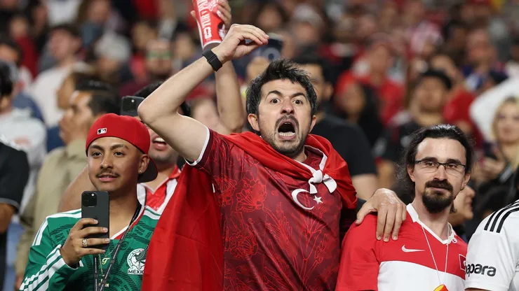 Torcedores da Turquia em jogo contra o Paraguai na Copa do Mundo. Foto: Richard Heathcote/Getty Images