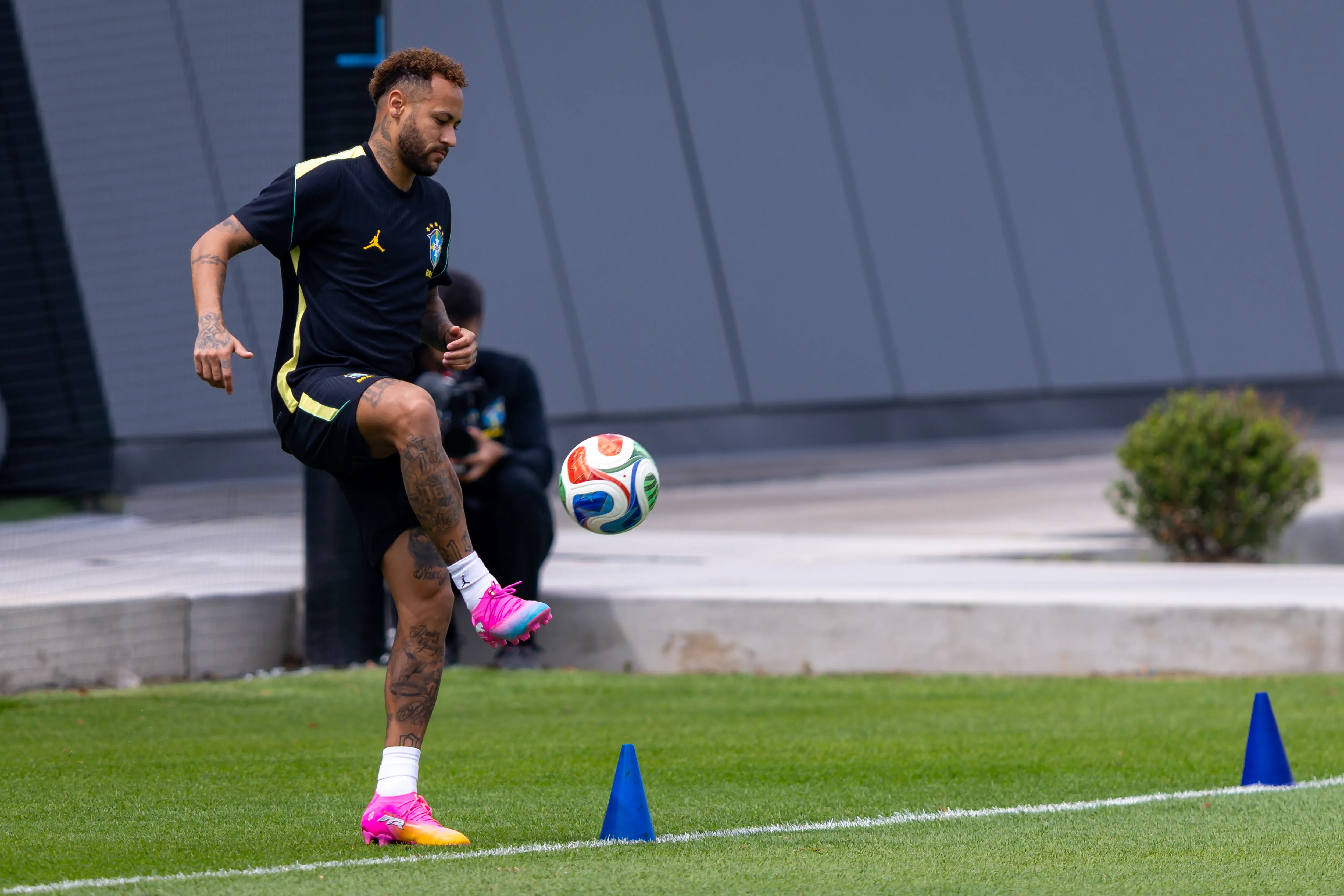ESTADOS UNIDOS – NOVA JERSEY – 18/06/2026 – SELECAO BRASILEIRA, TREINO – Neymar Jr jogador do Selecao Brasileira durante treino no Centro de Treinamento CT Columbia Park. Foto: Rodolfo Buhrer/AGIF