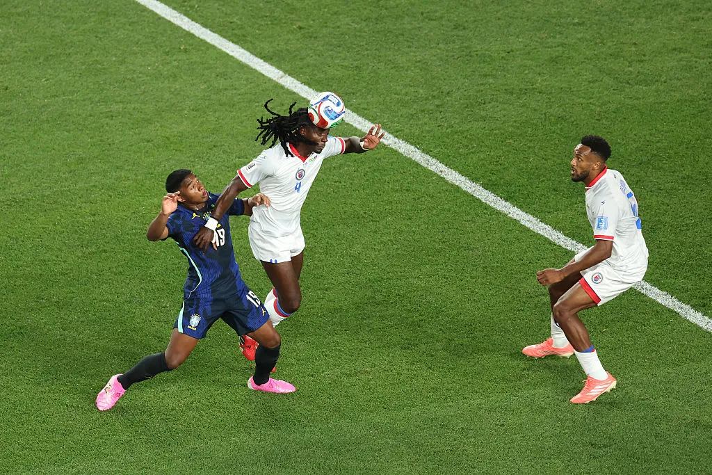 Endrick atuando pela Seleção Brasileira contra o Haiti - Foto: Kevin C. Cox/Getty Images