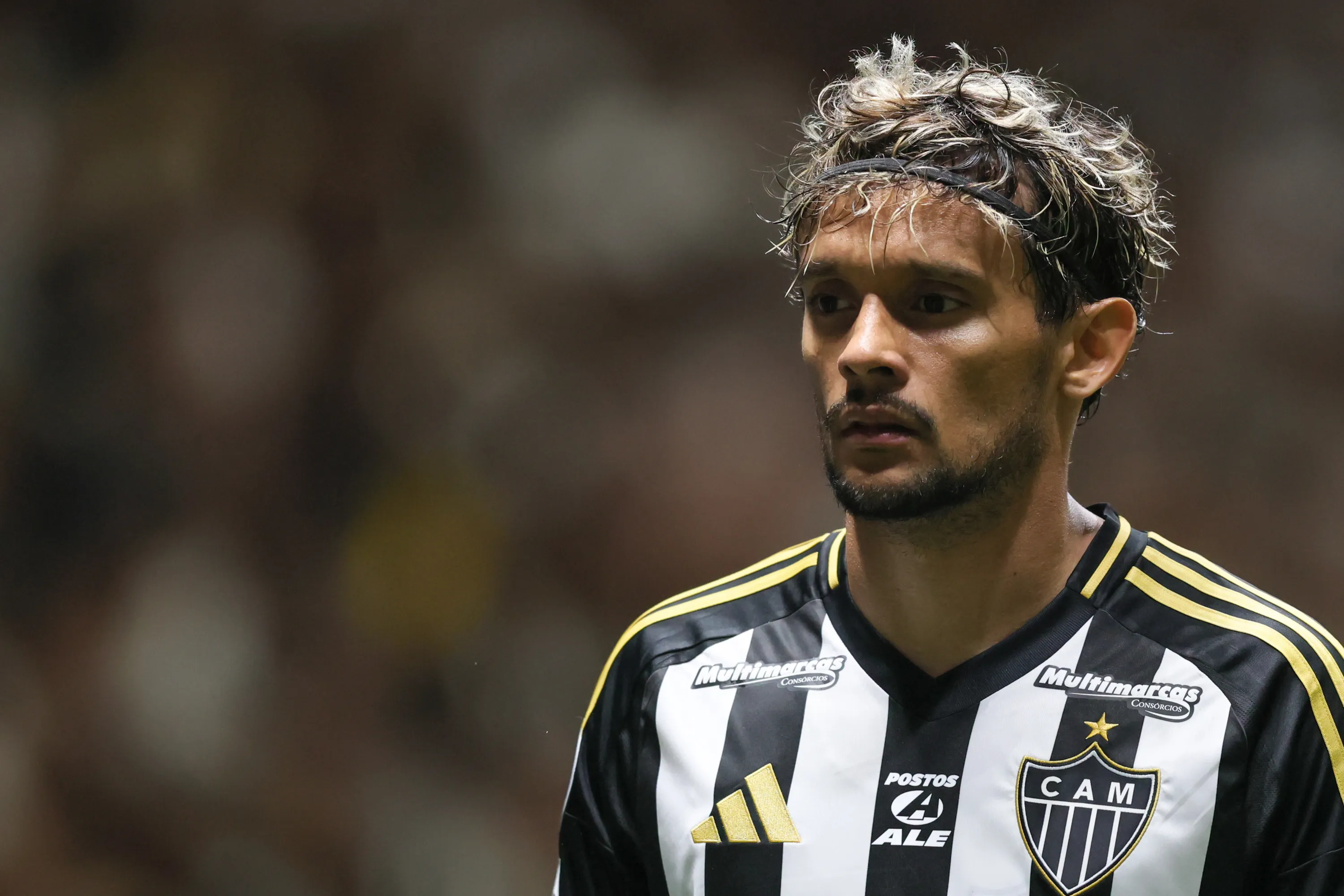 MG – BELO HORIZONTE – 24/09/2025 – COPA SUL-AMERICANA 2025, ATLETICO-MG X BOLIVAR – Gustavo Scarpa jogador do Atletico-MG durante partida contra o Bolivar no estadio Arena MRV pelo campeonato Copa Sul-americana 2025. Foto: Gilson Lobo/AGIF
