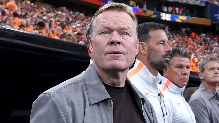 Ronald Koeman durante confronto contra a Suécia na Copa do Mundo de 2026.