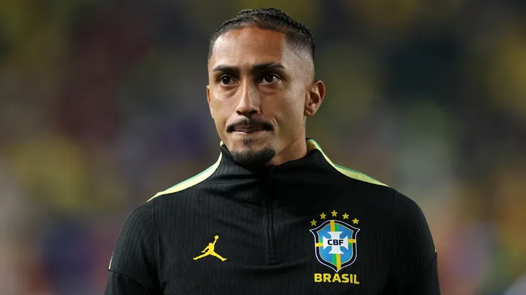 Raphinha #11 (Brasil) deixa o gramado após a partida contra o Haiti pela Copa do Mundo de 2026, na Filadélfia. (Foto: Darrian Traynor/Getty Images)