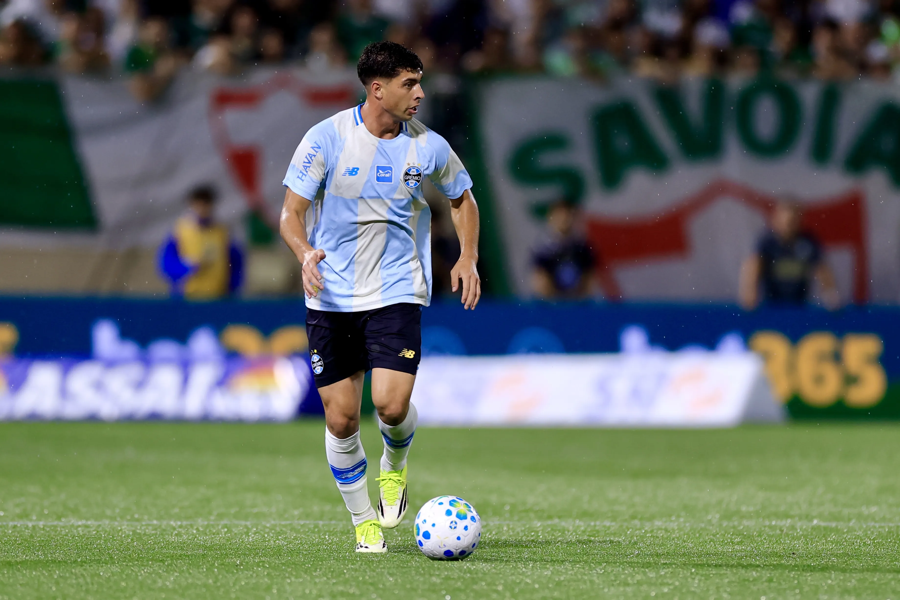 Juan Nardoni jogador do Gremio durante partida contra o Palmeiras no estadio Arena Barueri pelo campeonato Brasileiro A 2026. Foto: Marcello Zambrana/AGIF
