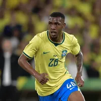 Romário indica Rayan para vaga de Raphinha na Seleção