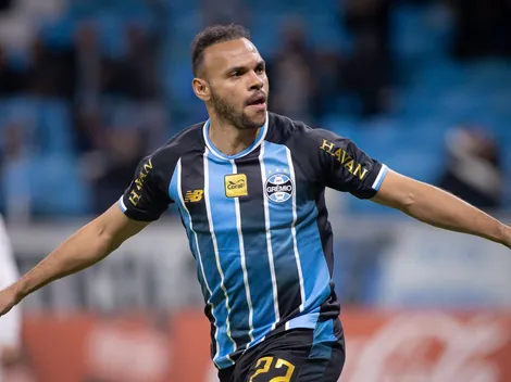 Grêmio quer negociar Braithwaite, mas atacante pretende ficar