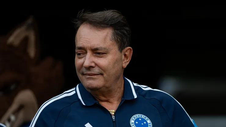 Pedrinho do Cruzeiro durante aquecimento antes da partida contra o Pouso Alegre no estádio Mineirão pelo campeonato Mineiro 2026. Foto: Alessandra Torres/AGIF