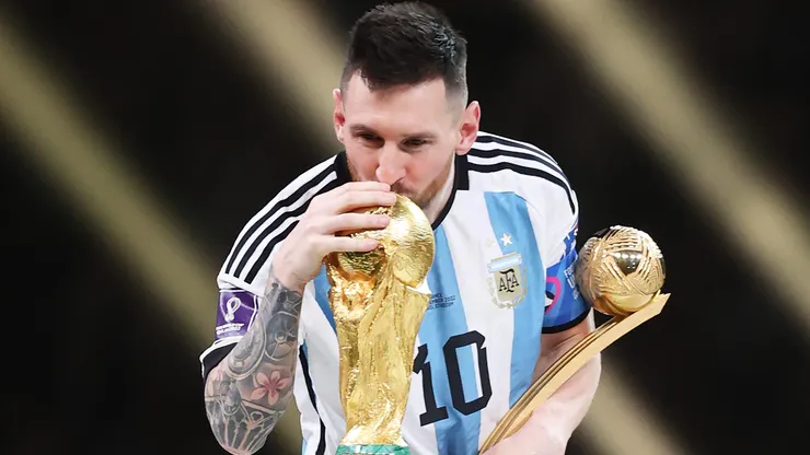 Messi comemorando o título da Copa do Mundo de 2022.