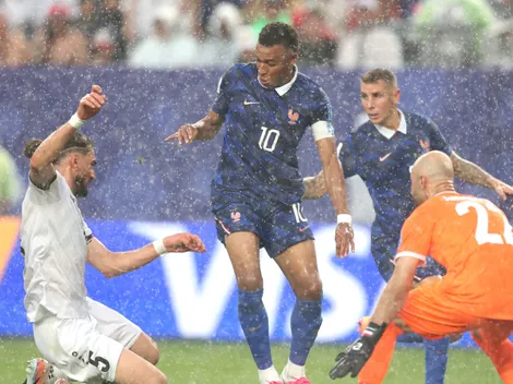 França e Iraque na Copa do Mundo é interrompido por alerta de raios