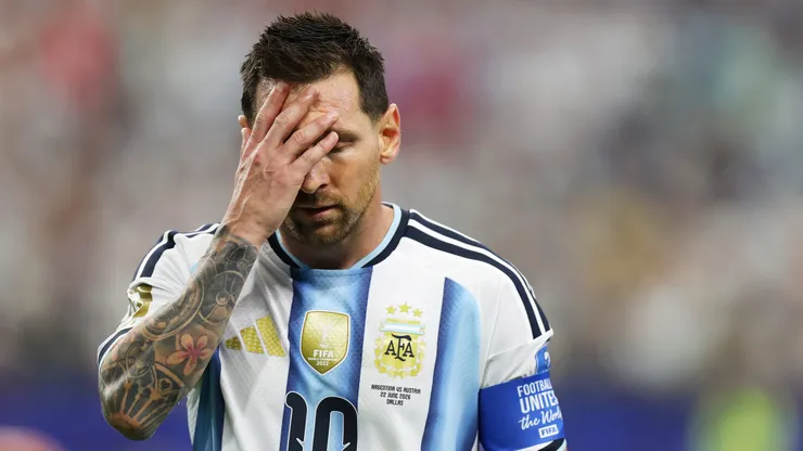 ARLINGTON, TEXAS - JUNE 22: Lionel Messi #10 of Argentina reacts during the FIFA World Cup 2026 Group J match between Argentina and Austria at Dallas Stadium on June 22, 2026 in Arlington, Texas. (Photo by Francois Nel/Getty Images)